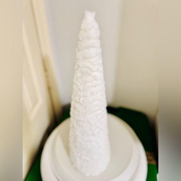 DILLARDS 17.5” Trimsetter White Fur Quilted Plush Velvet Christmas Tree - Picture 9 of 10